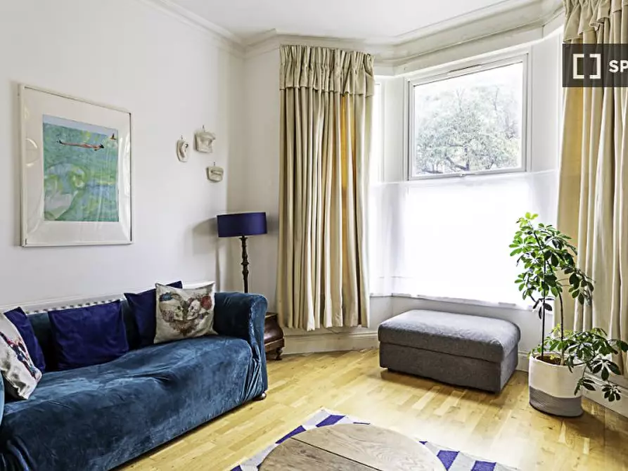 Immagine 8 di Appartamento in affitto  in Grafton Road a Ealing