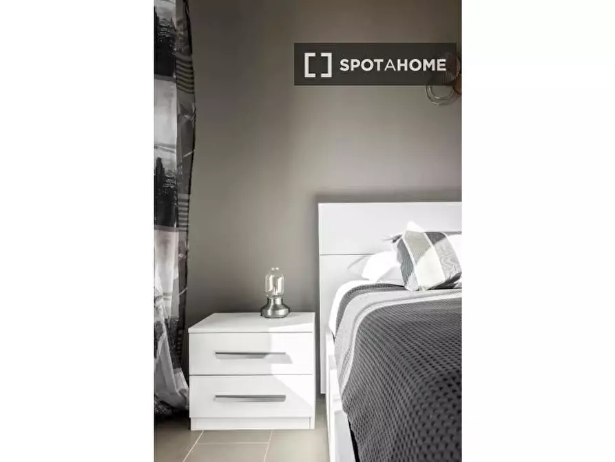 Immagine 12 di Appartamento in affitto  in Via Vercelli a Roma