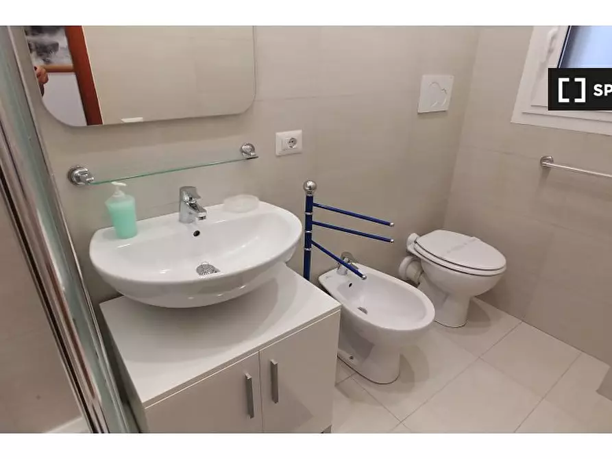 Immagine 6 di Appartamento in affitto  in Viale Giulio Cesare a Roma