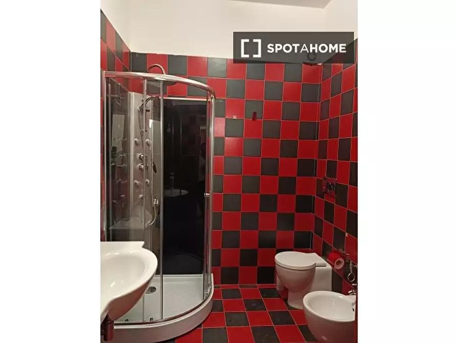 Immagine 5 di Camera condivisa in affitto  in Via Sirai a Cagliari