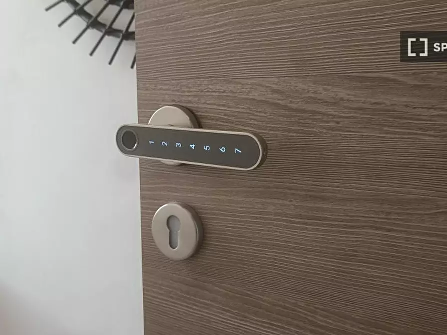 Immagine 2 di Camera condivisa in affitto  in Via Castellammare a Milano