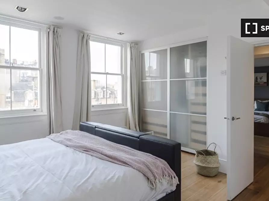 Immagine 14 di Appartamento in affitto  in flat a Kensington