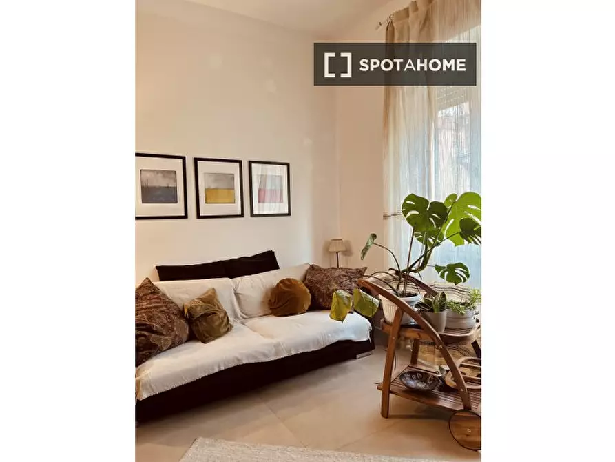 Immagine 14 di Camera condivisa in affitto  in Via Federico Ozanam a Roma