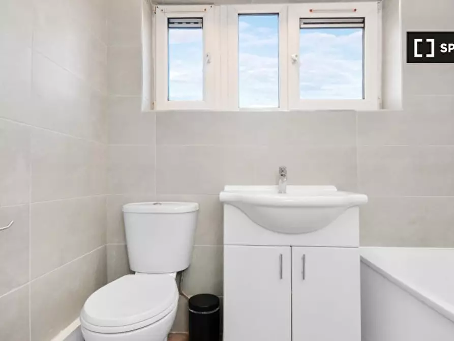 Immagine 5 di Camera condivisa in affitto  in Spinnaker House a Poplar