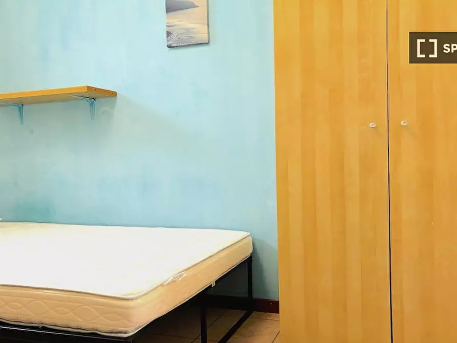 Immagine 2 di Camera condivisa in affitto  in Via Alessandro Brisse a Roma