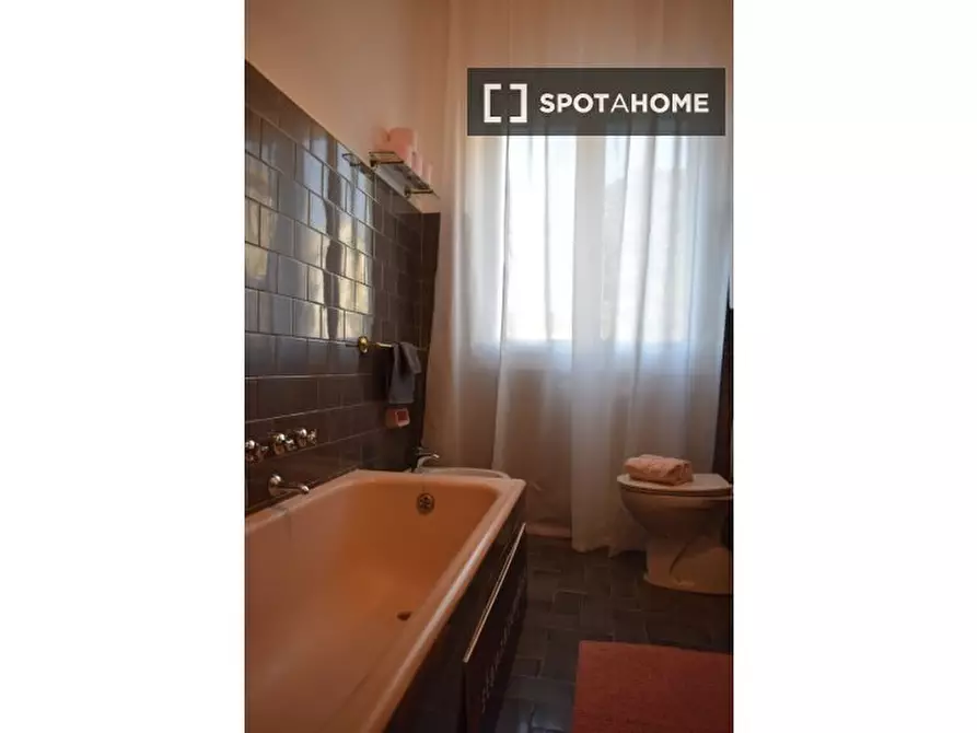 Immagine 15 di Camera condivisa in affitto  in Rocca D'anfo a Brescia