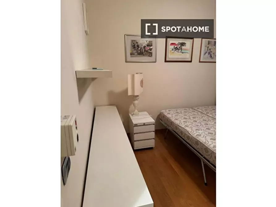 Immagine 2 di Camera condivisa in affitto  in Via Gherardo Forni a Bologna