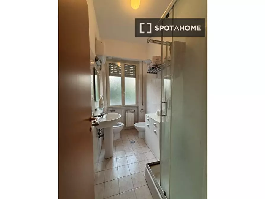 Immagine 12 di Camera condivisa in affitto  in Via Portuense a Roma