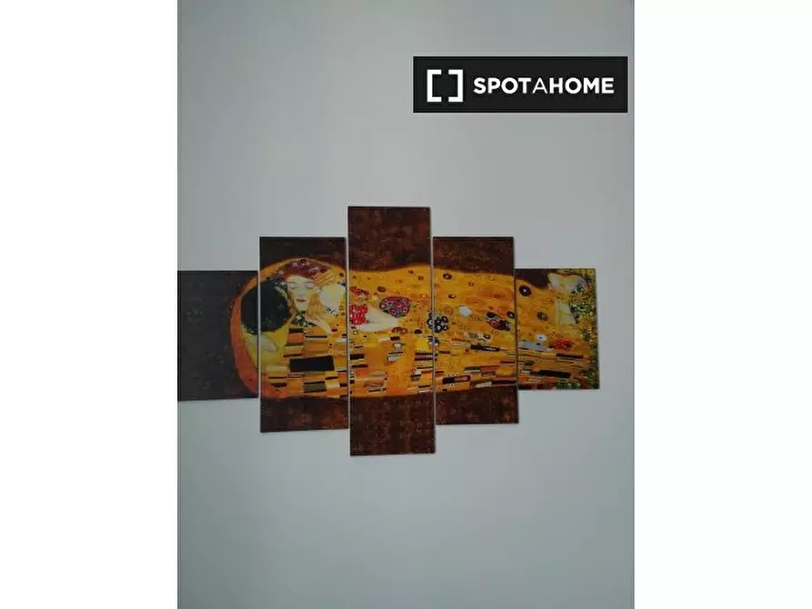 Immagine 5 di Camera condivisa in affitto  in Via Venezia a Genova