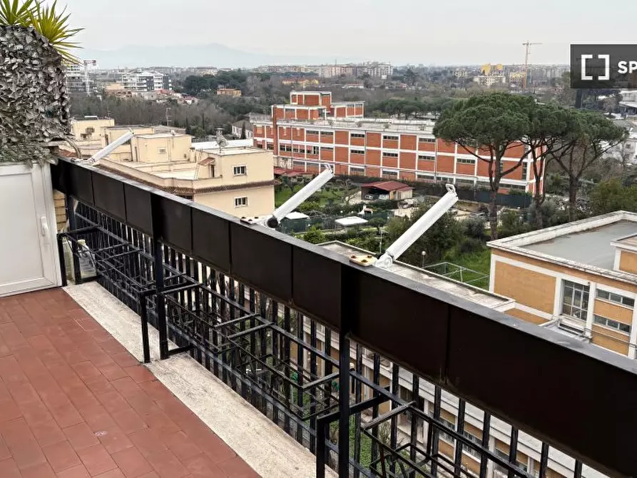 Immagine 11 di Camera condivisa in affitto  in Via Ugo Pesci a Roma