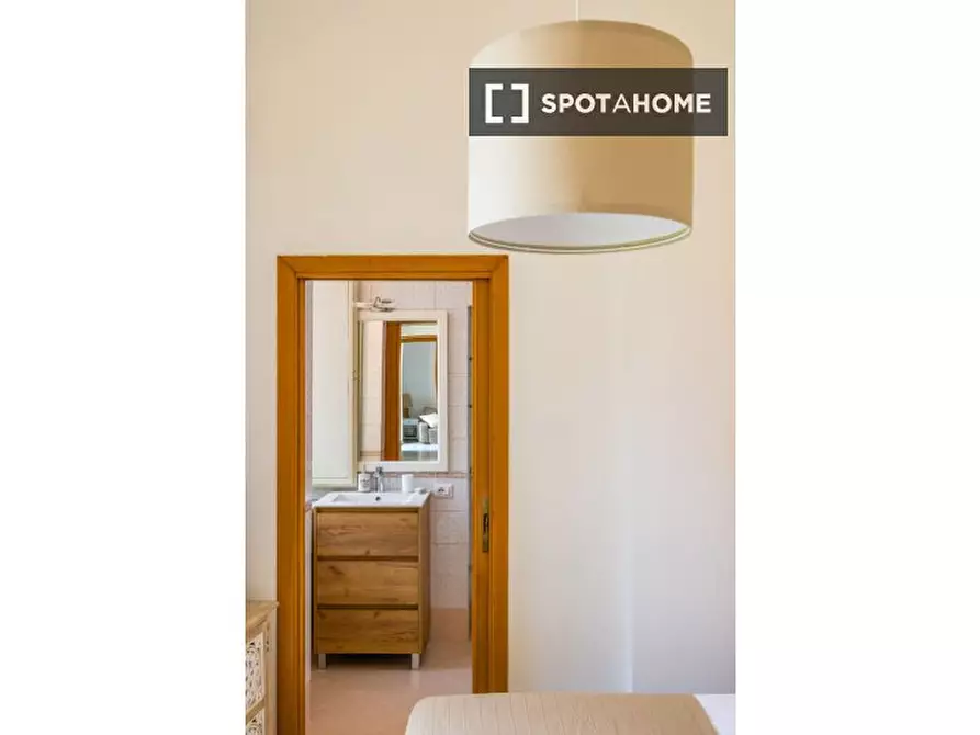 Immagine 14 di Appartamento in affitto  in Vico del Vasto a Chiaia a Napoli