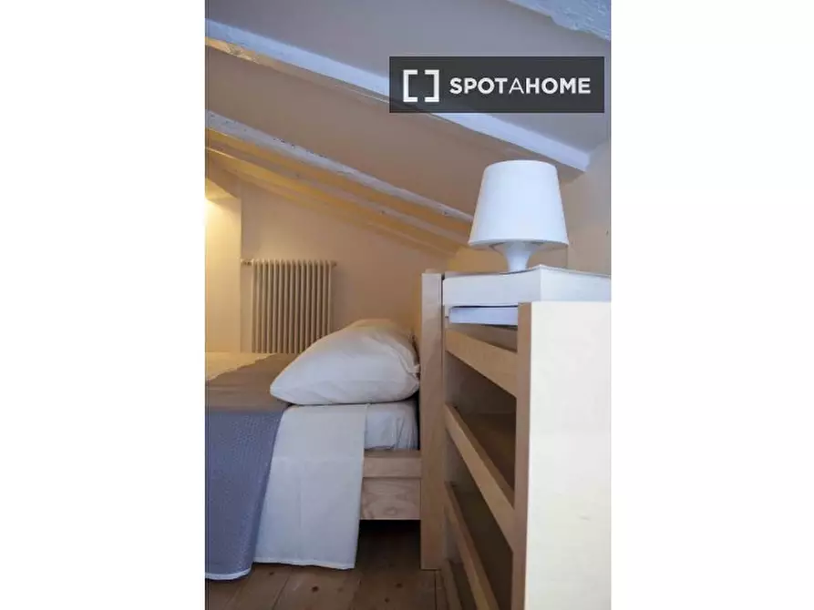 Immagine 2 di Appartamento in affitto  in Via de' Falegnami a Bologna