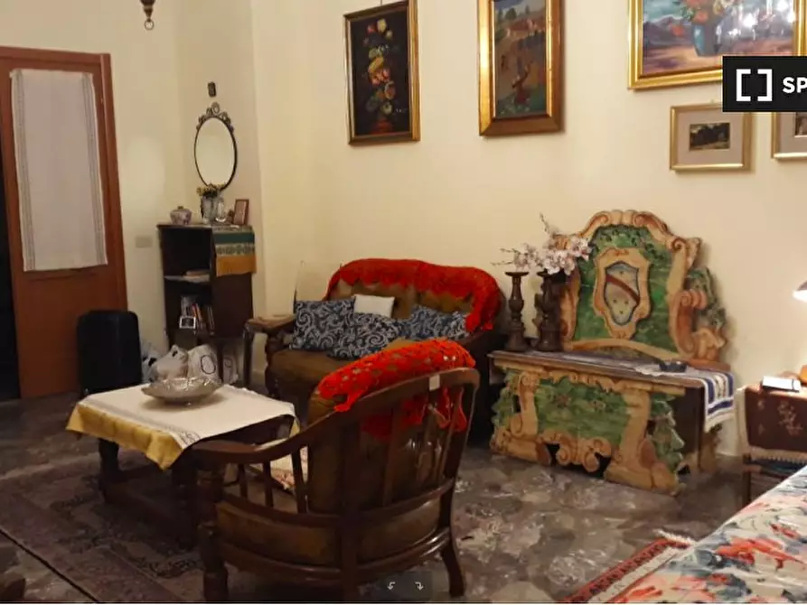 Immagine 4 di Camera condivisa in affitto  in Via Appia Nuova a Roma