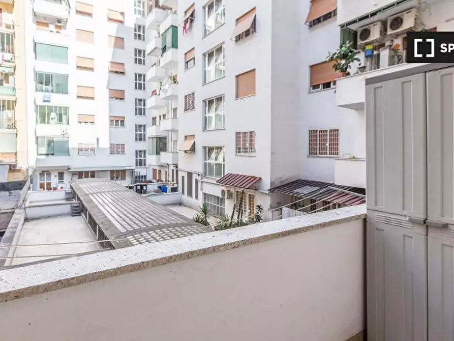 Immagine 18 di Camera condivisa in affitto  in Via Statilio Ottato a Roma