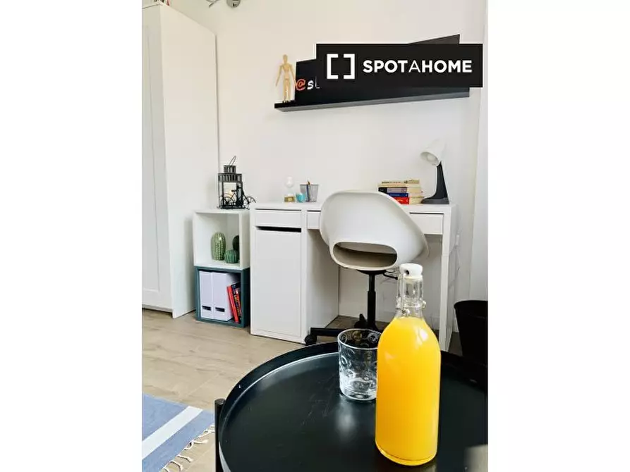 Immagine 2 di Camera condivisa in affitto  in Corso Peschiera n. a Torino