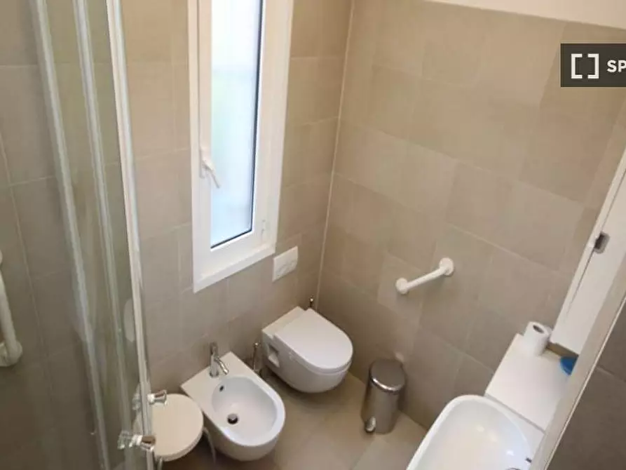 Immagine 12 di Camera condivisa in affitto  in Via Volterra a Milano