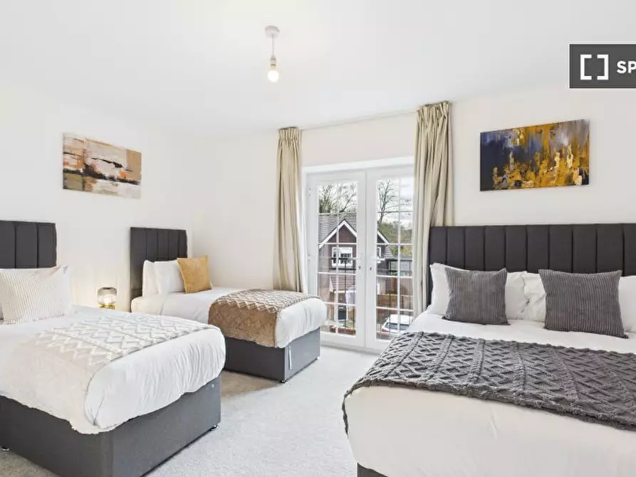 Immagine 18 di Appartamento in affitto  in Purley Downs Rd a Croydon