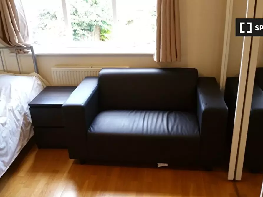 Immagine 13 di Camera condivisa in affitto  in Barnsdale Ave a Poplar