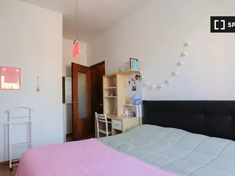 Immagine 3 di Camera condivisa in affitto  in Alzaia Naviglio Pavese a Milano