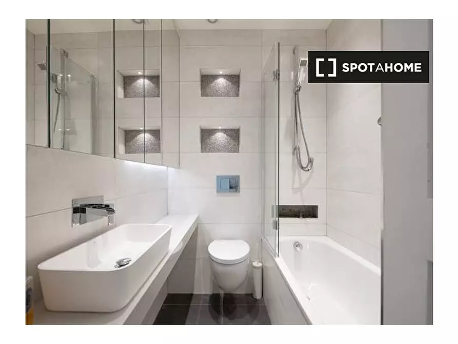 Immagine 14 di Appartamento in affitto  in b Winchester Ave a Camden Town