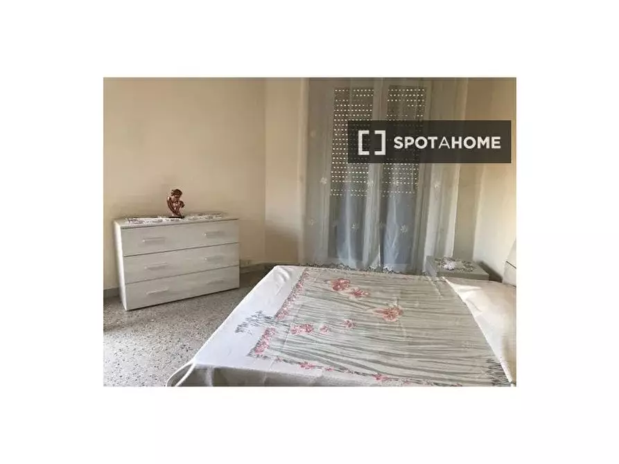 Immagine 7 di Camera condivisa in affitto  in Via Francesco Grimaldi a Roma