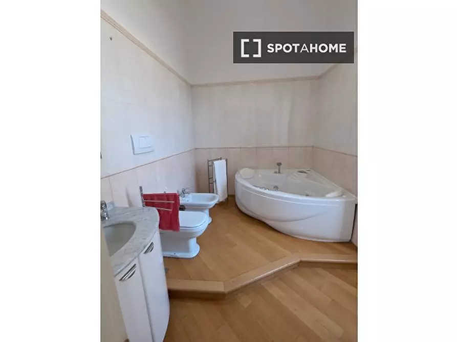 Immagine 10 di Camera condivisa in affitto  in Via IX Febbraio a Firenze