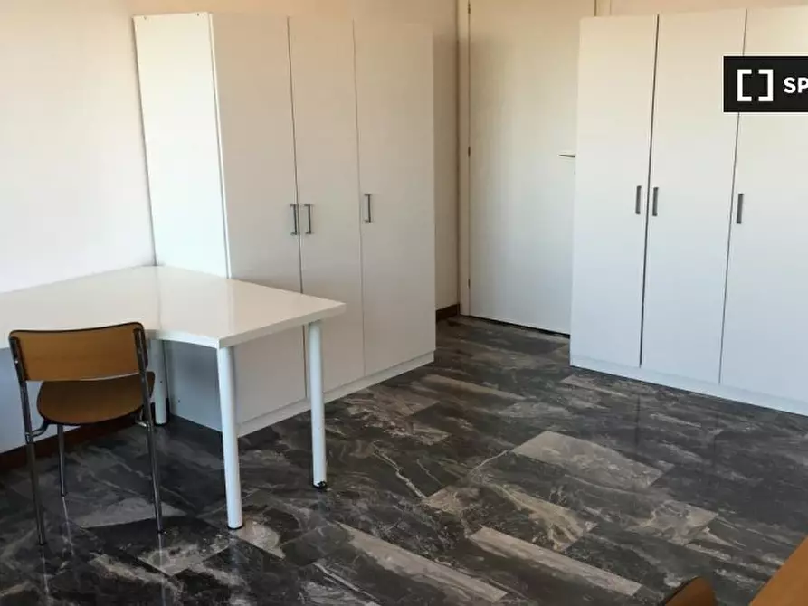 Immagine 12 di Camera condivisa in affitto  in Via San Donato a Bologna