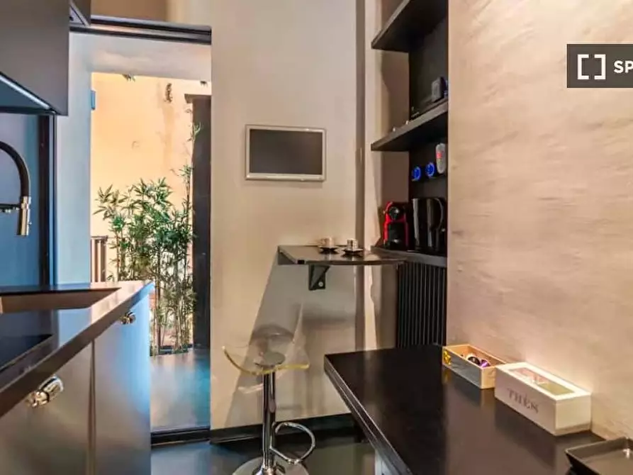 Immagine 10 di Ufficio in affitto  in Vicolo del Bologna a Roma