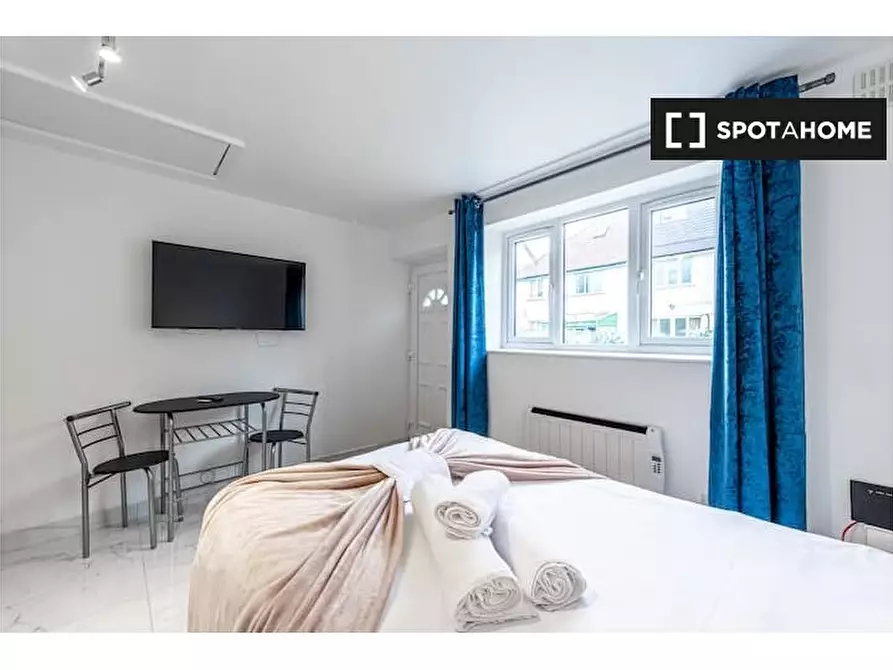 Immagine 3 di Ufficio in affitto  in Flat a Barnet