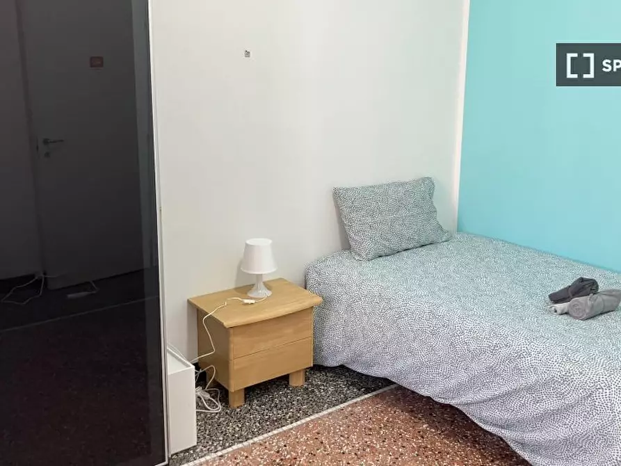 Immagine 9 di Camera condivisa in affitto  in SALITA PIANO DI ROCCA/5 a Genova