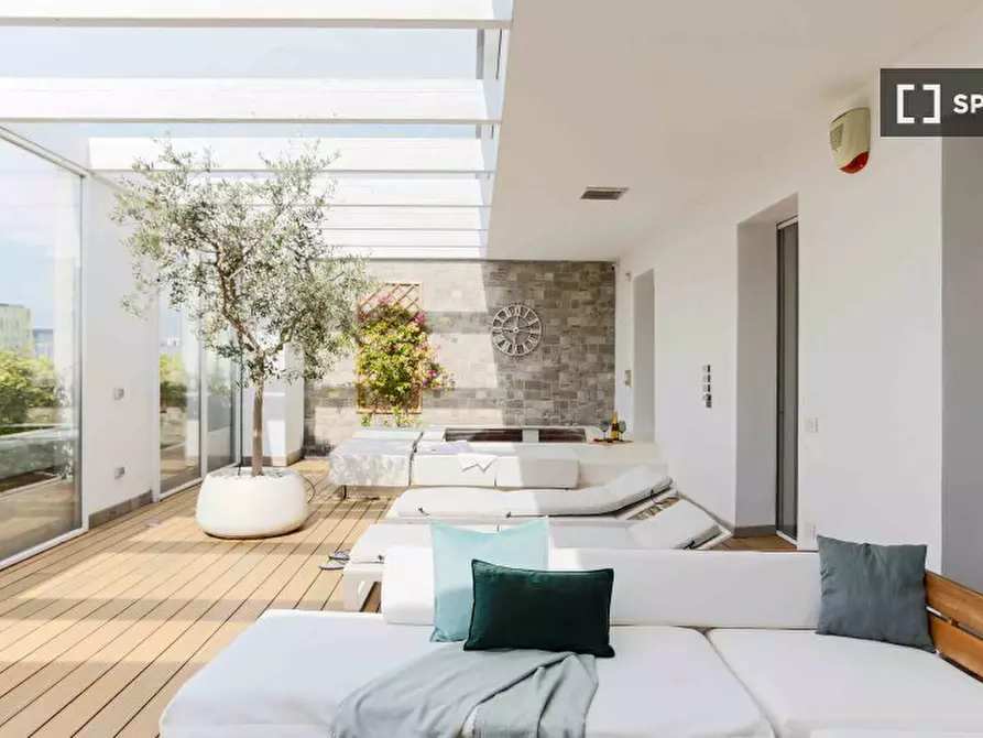 Immagine 1 di Appartamento in affitto  in Viale Cassala a Milano