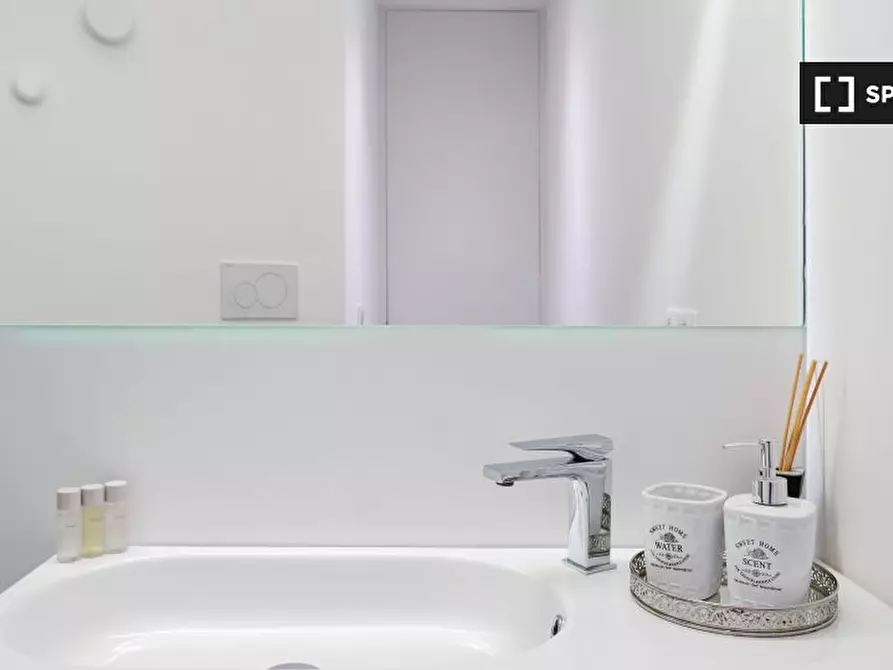 Immagine 18 di Appartamento in affitto  in Via delle Terme di Tito a Roma