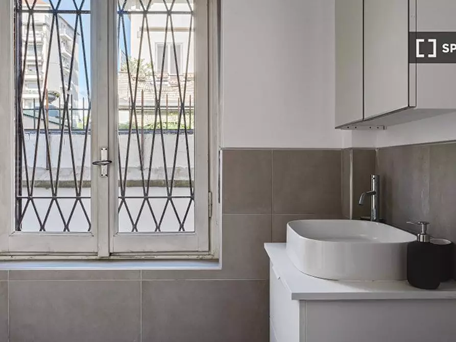 Immagine 14 di Camera condivisa in affitto  in Via Quarnero a Milano