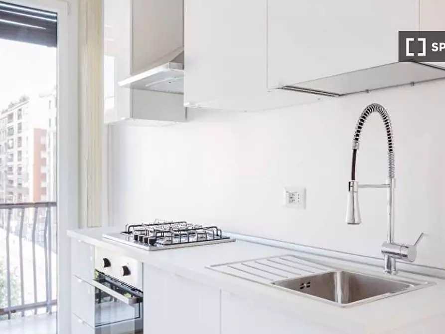 Immagine 5 di Camera condivisa in affitto  in Viale Tunisia a Milano