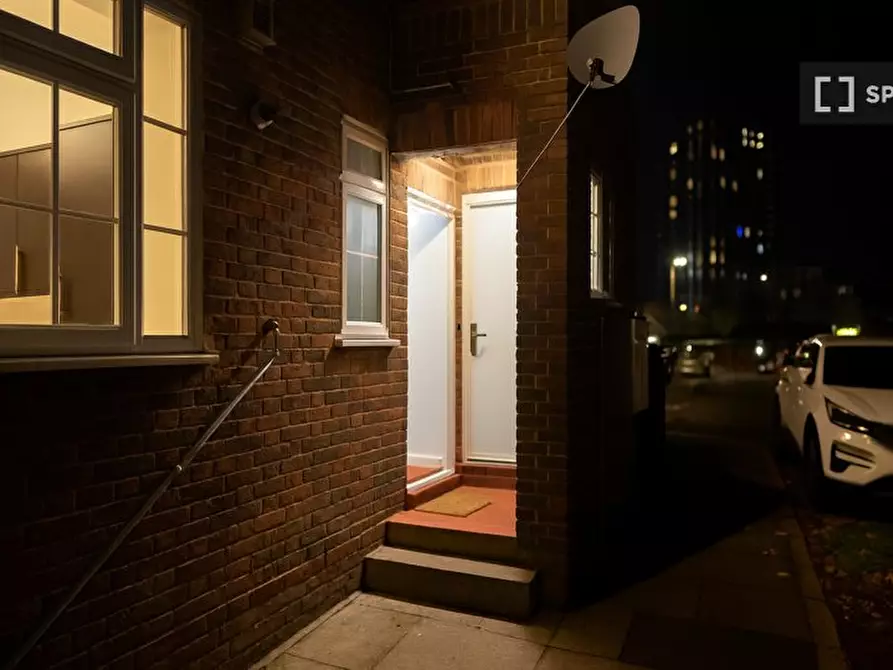 Immagine 12 di Appartamento in affitto  in Sheaveshill Avenue a Brent