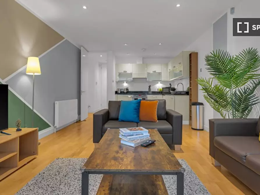 Immagine 4 di Appartamento in affitto  in Saffron Hill a Camden Town