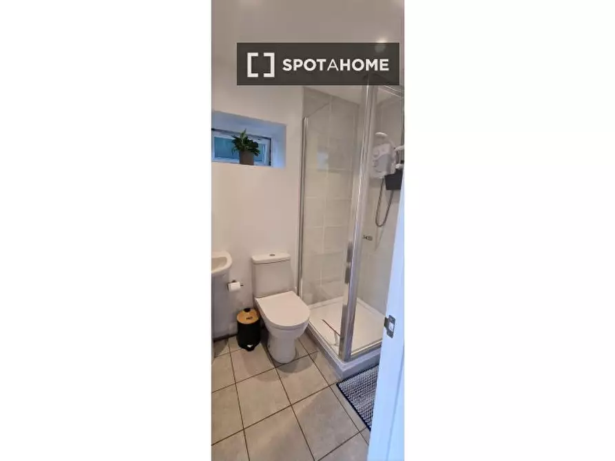 Immagine 11 di Ufficio in affitto  in Eastdean Ave a 