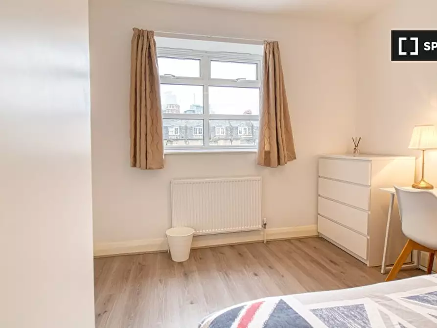 Immagine 12 di Camera condivisa in affitto  in Myrdle St a Poplar