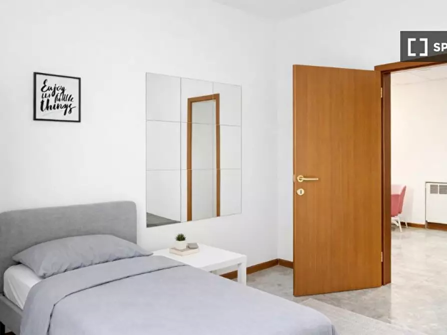 Immagine 2 di Camera condivisa in affitto  in Viale Quirico Filopanti a Bologna