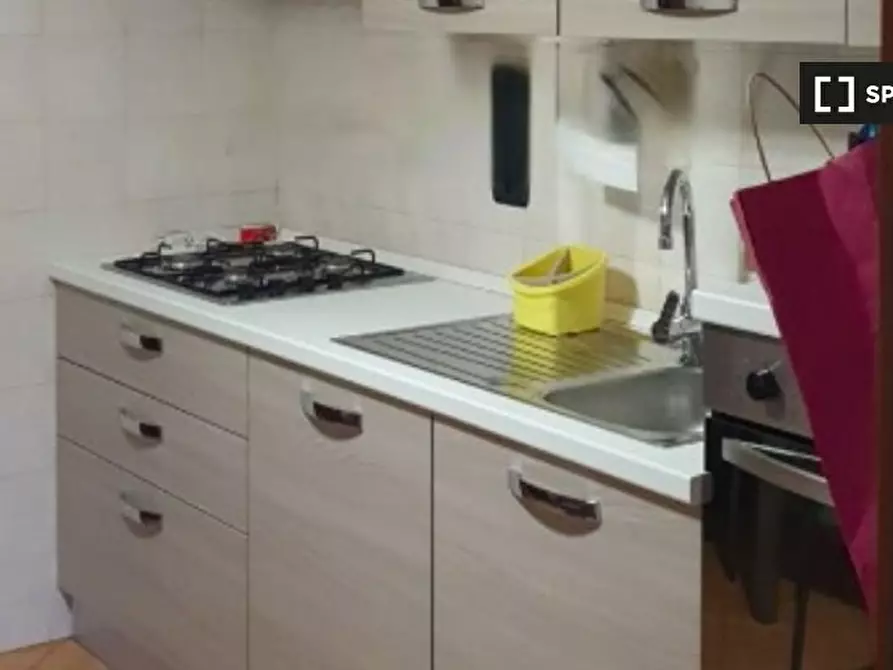 Immagine 6 di Camera condivisa in affitto  in Via Ugo Spirito a Roma