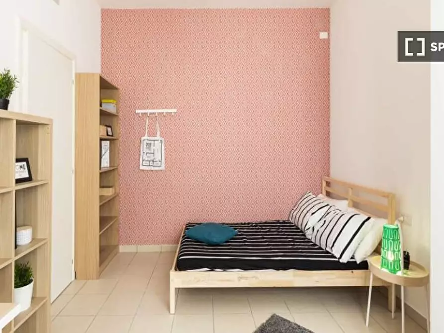 Immagine 5 di Camera condivisa in affitto  in Via Gardone a Milano