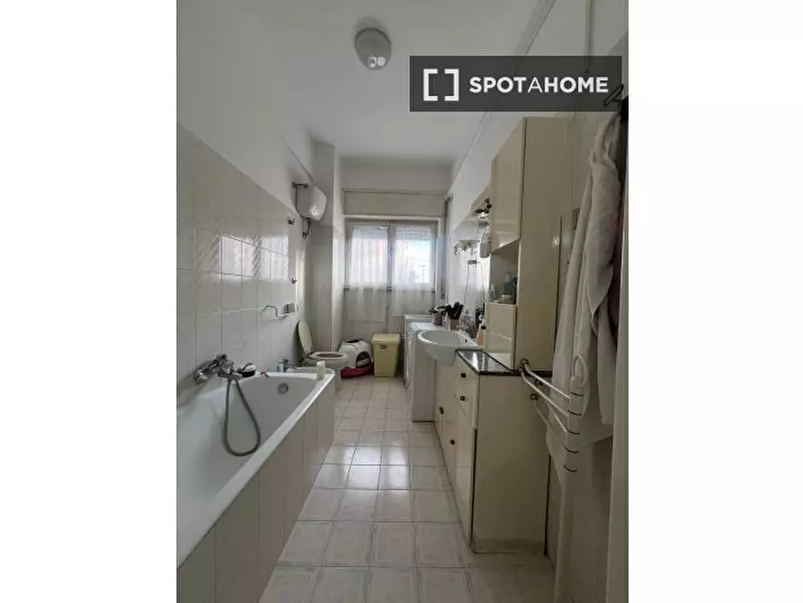 Immagine 7 di Camera condivisa in affitto  in Piazza dei Gerani a Roma