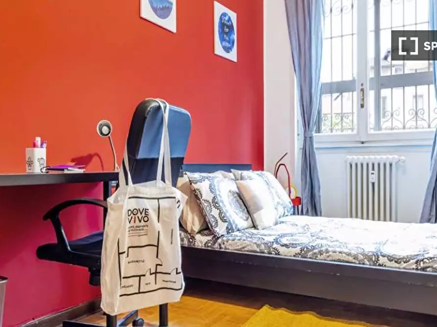 Immagine 2 di Camera condivisa in affitto  in Via Andrea Solari a Milano