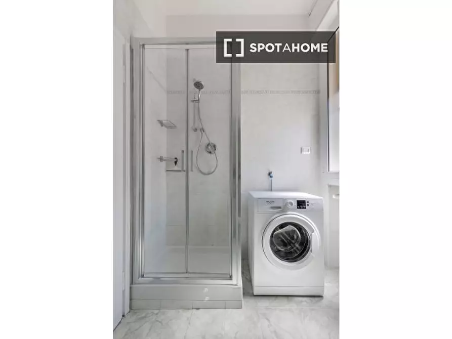 Immagine 9 di Appartamento in affitto  in Via Genova a Bologna