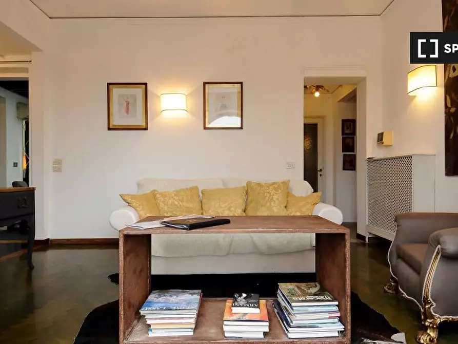 Immagine 5 di Appartamento in affitto  in Lungarno Amerigo Vespucci a Firenze