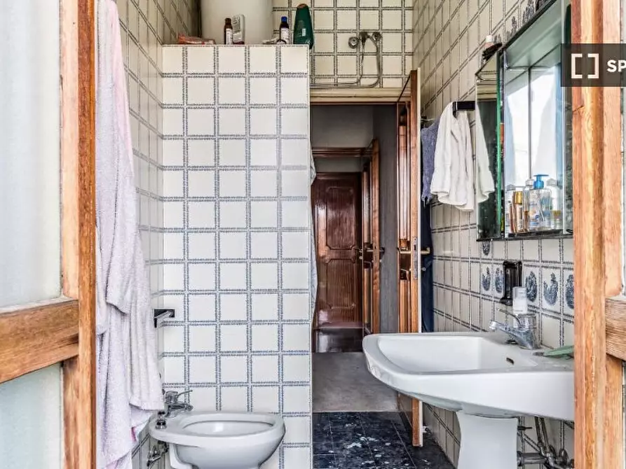 Immagine 16 di Camera condivisa in affitto  in Viale Gran Sasso a Milano