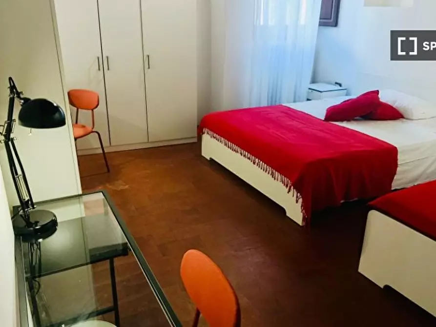 Immagine 3 di Camera condivisa in affitto  in Via Francesco Calzolari a Firenze