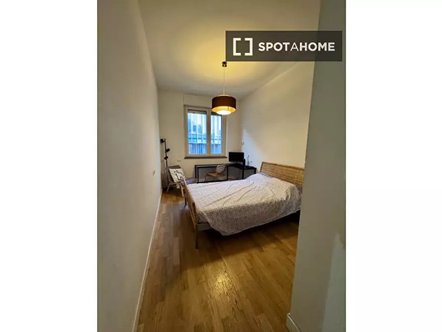 Immagine 1 di Camera condivisa in affitto  in Via dei Reti a Roma