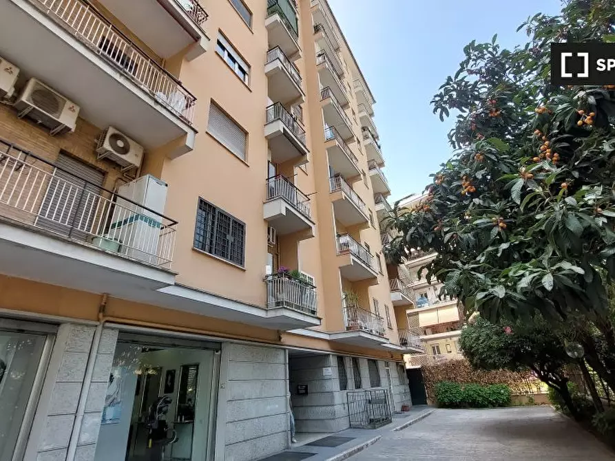Immagine 13 di Appartamento in affitto  in Via Oderisi da Gubbio a Roma
