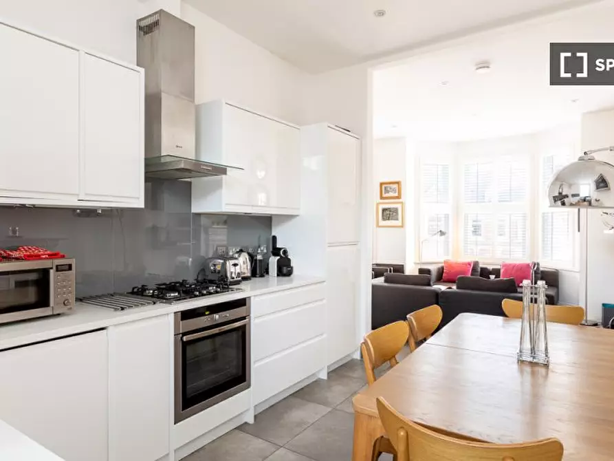 Immagine 2 di Appartamento in affitto  in Balliol Road a Kensington